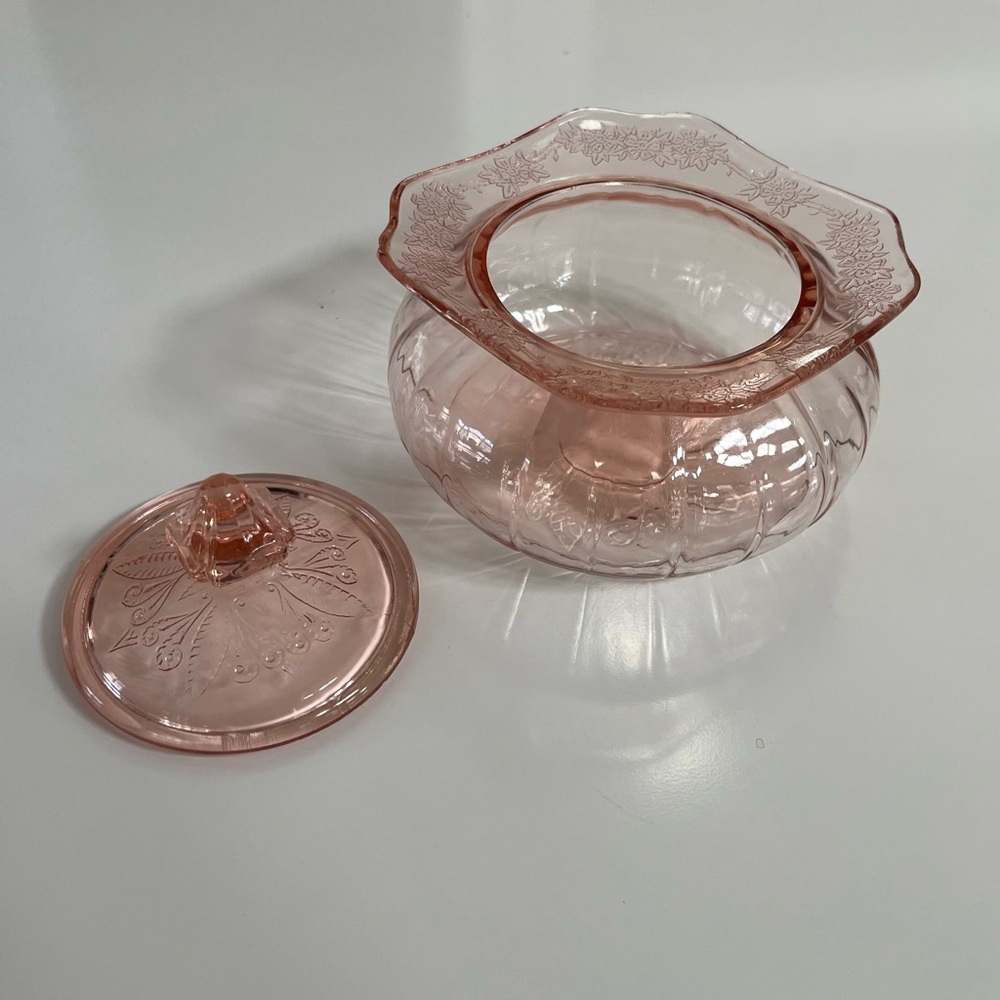 Vtg Jeannette Glass Co. pink depression glass candy dish in the Adam pattern. - Picture 2 of 5
